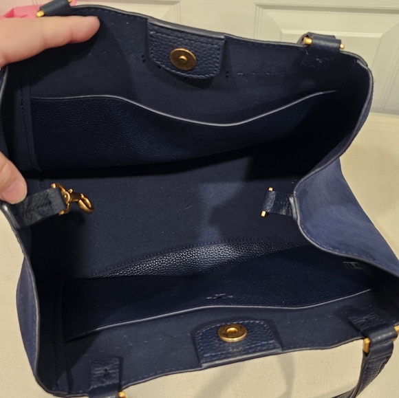 Tory Burch **BEAUTIFUL** Navy Blue McGraw Womens Leather/Suede Small Bucket Bag - Picture 6 of 13